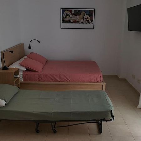 Estudio 52 Malaga Centrico Parking Gratuito Apartment Luaran gambar