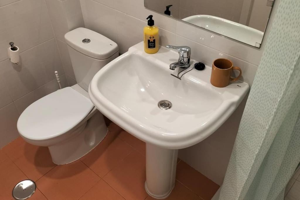 Estudio 52 Malaga Centrico Parking Gratuito Apartment Luaran gambar