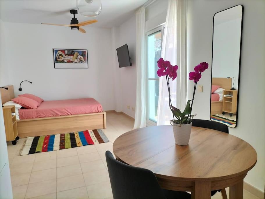 Estudio 52 Malaga Centrico Parking Gratuito Apartment Luaran gambar