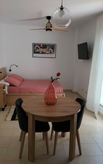 Estudio 52 Malaga Centrico Parking Gratuito Apartment Luaran gambar