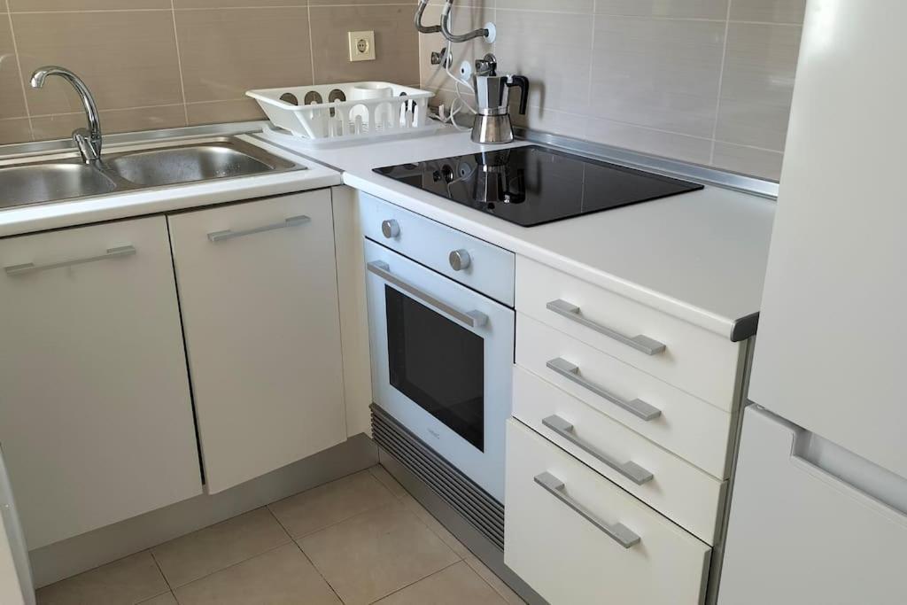 Estudio 52 Malaga Centrico Parking Gratuito Apartment Luaran gambar