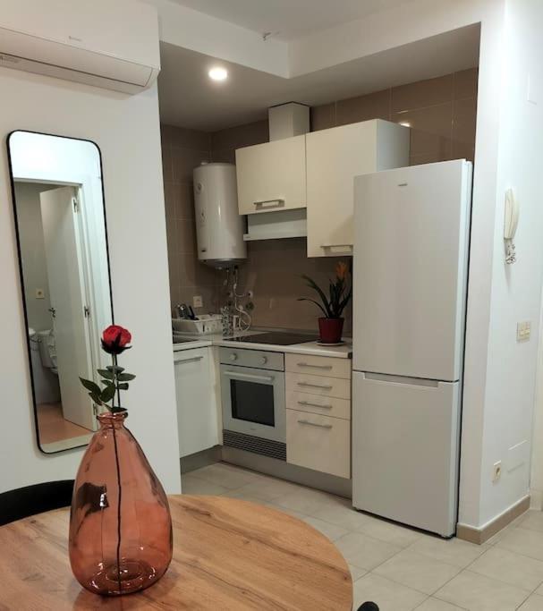 Estudio 52 Malaga Centrico Parking Gratuito Apartment Luaran gambar
