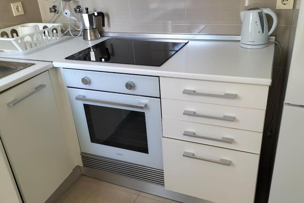 Estudio 52 Malaga Centrico Parking Gratuito Apartment Luaran gambar