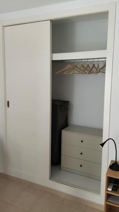 Estudio 52 Malaga Centrico Parking Gratuito Apartment Luaran gambar
