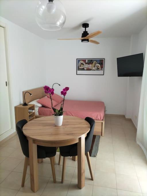Estudio 52 Malaga Centrico Parking Gratuito Apartment Luaran gambar