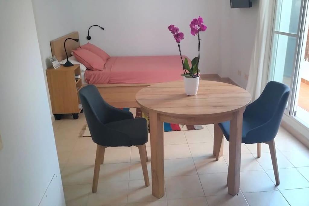 Estudio 52 Malaga Centrico Parking Gratuito Apartment Luaran gambar
