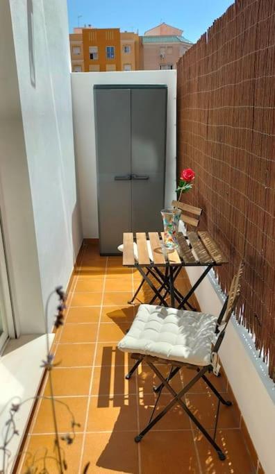 Estudio 52 Malaga Centrico Parking Gratuito Apartment Luaran gambar